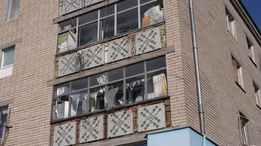 «Бомбардували безперервно»: мешканці Херсона розповіли про нічні авіаудари