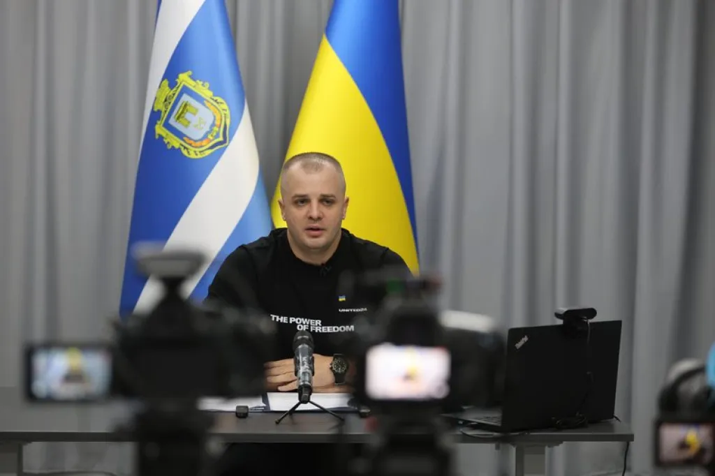 Переселенці з мікрорайону Корабел у Херсоні облаштовуються в шелтерах після евакуації