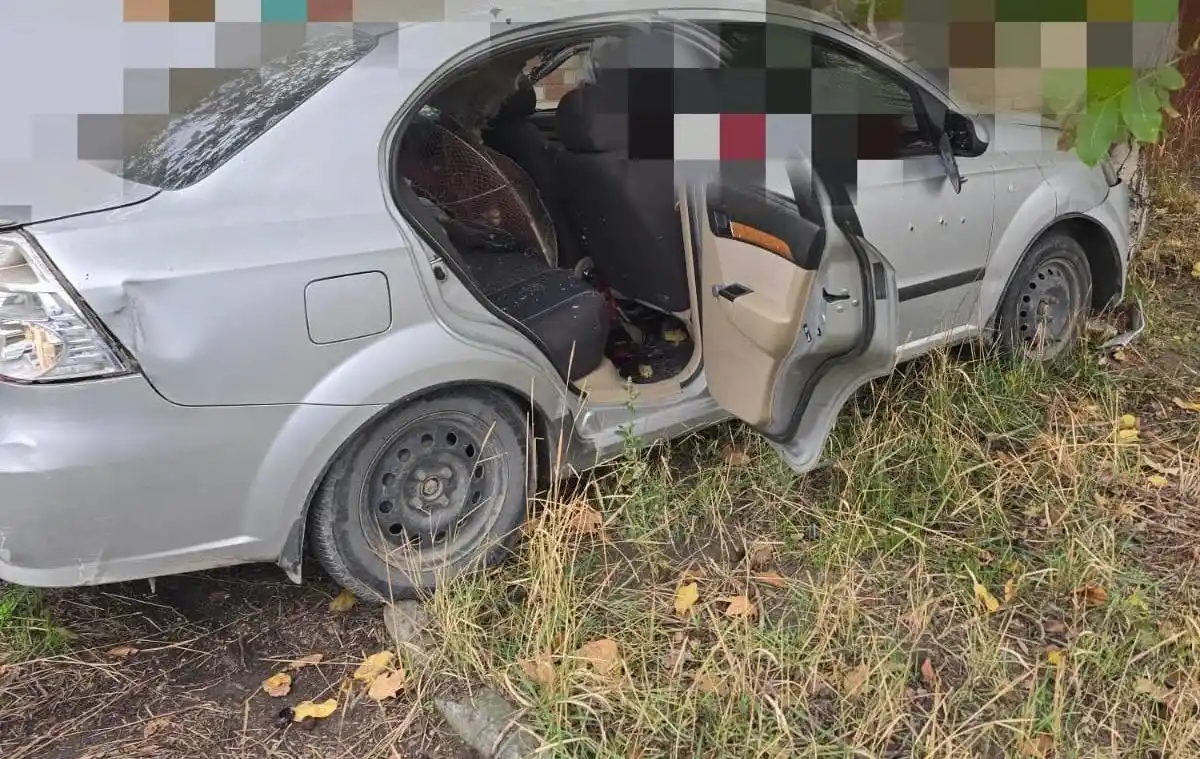 У Херсоні росіяни обстріляли цивільне авто: двоє загиблих і одна жінка поранена