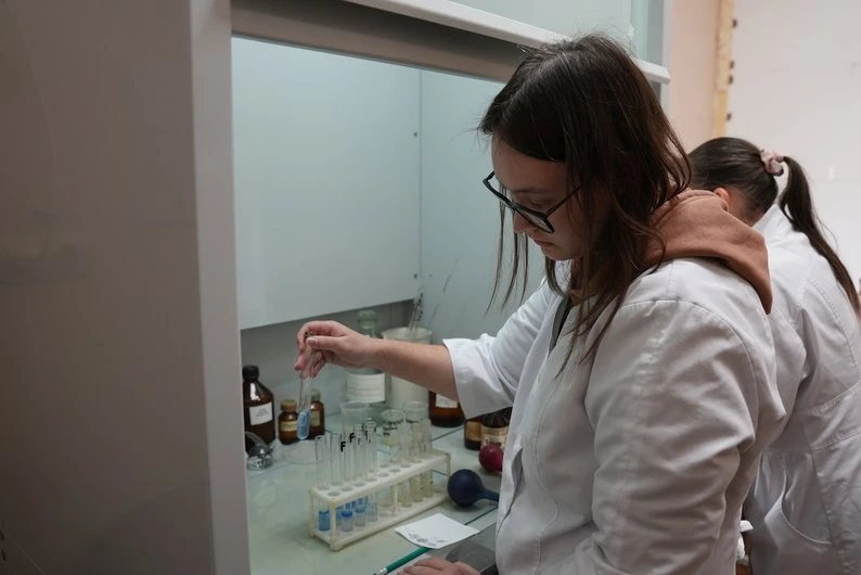 Як у Херсоні стежать за якістю повітря: робота гідрометеорологічного центру під обстрілами Як у Херсоні стежать за якістю повітря: робота гідрометеорологічного центру під обстрілами