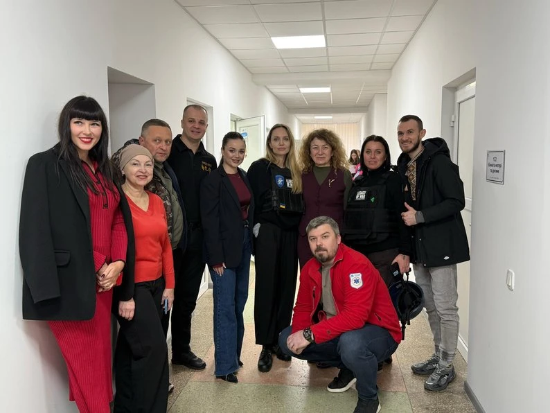 “Це дуже серйозна підтримка”: медики розповіли про візит Анджеліни Джолі до дитячої лікарні у Херсоні “Це дуже серйозна підтримка”: медики розповіли про візит Анджеліни Джолі до дитячої лікарні у Херсоні