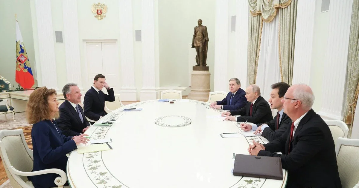 Ніч у Кремлі без миру: як Путін використав посланців Трампа у своїй грі