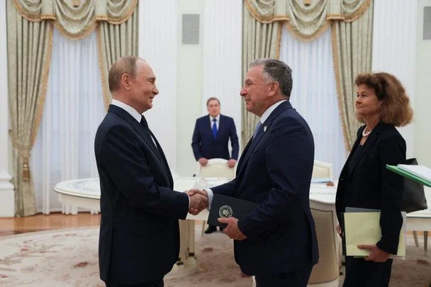Ніч у Кремлі без миру: як Путін використав посланців Трампа у своїй грі