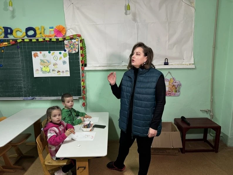 У Херсоні для дітей влаштували свято Миколая, яке подарувало відчуття радості попри війну У Херсоні для дітей влаштували свято Миколая, яке подарувало відчуття радості попри війну