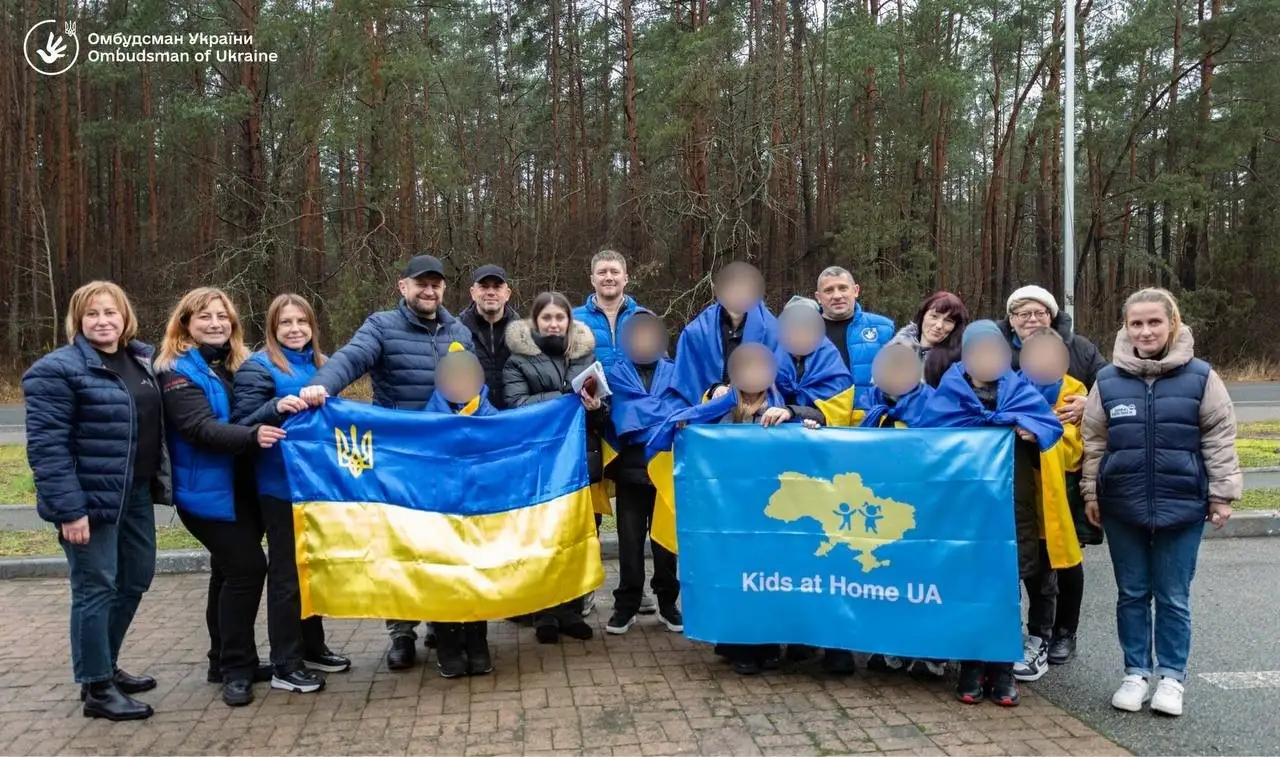 Перед святом Миколая додому повернулися семеро українських дітей