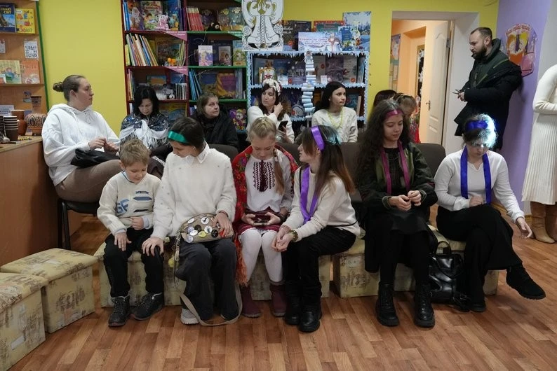 Святвечір у бібліотеці Херсона: дітям показали, як зберігати різдвяні традиції