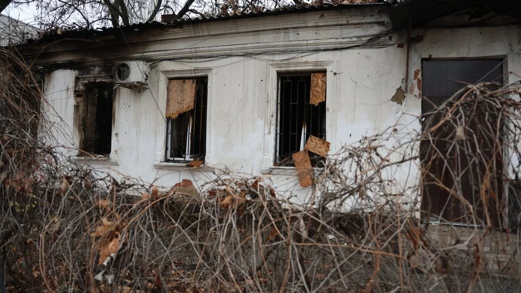 Дронова атака під Херсоном: у Антонівці поранено літнього чоловіка