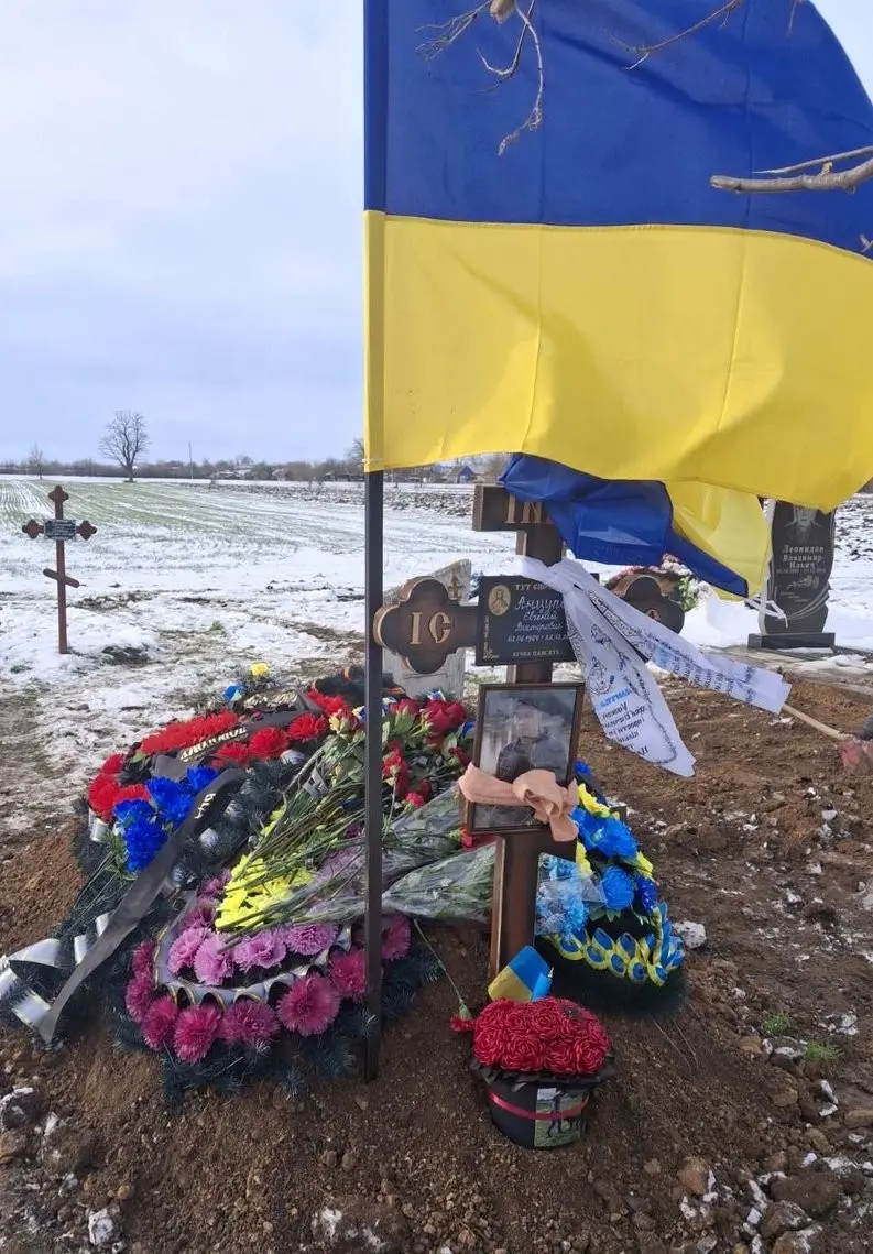 Кочубеївська громада попрощалася із загиблим військовим Євгенієм Анцуповим