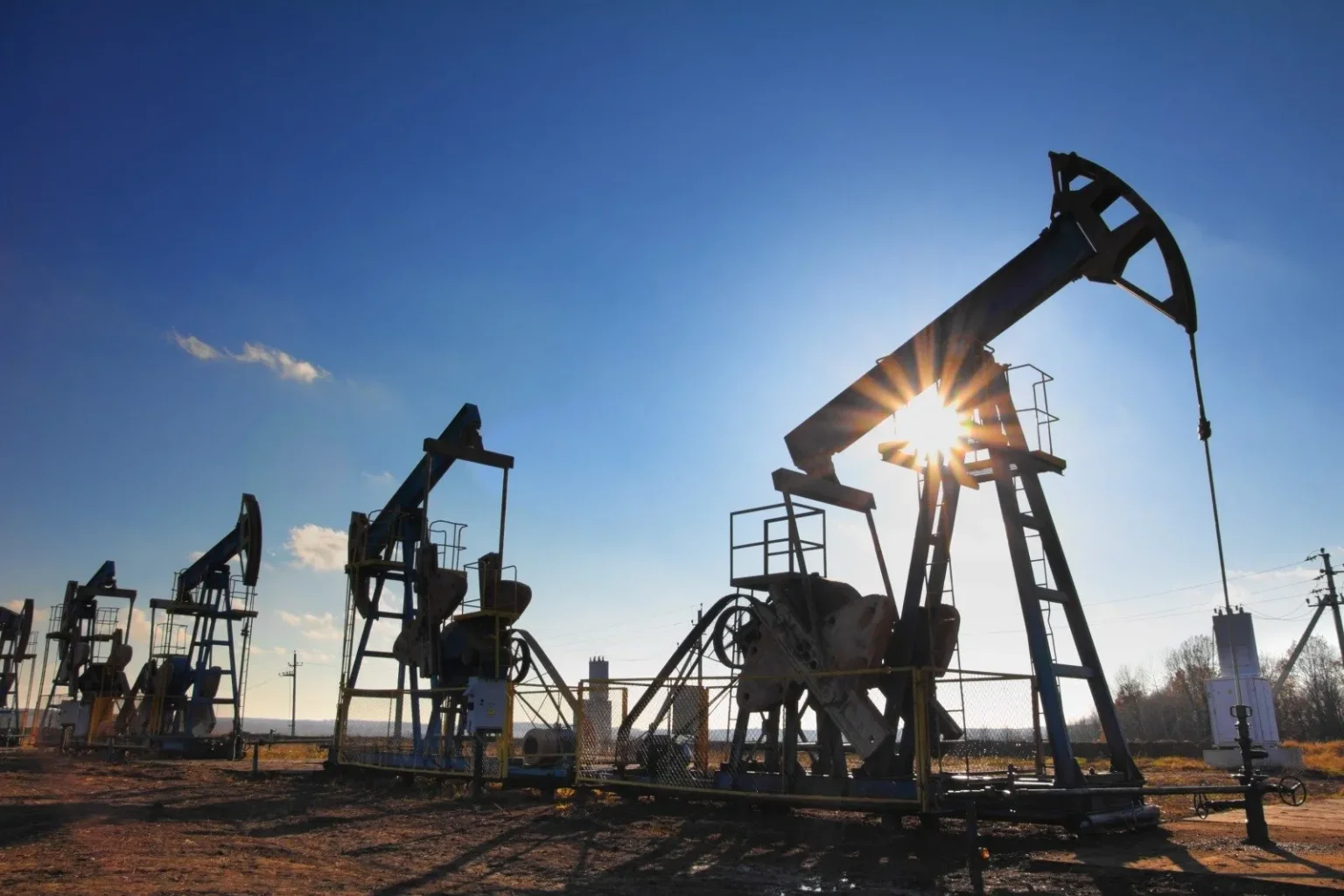 Світові ринки лихоманить: нафта перевищила 100 доларів, біржі реагують падінням