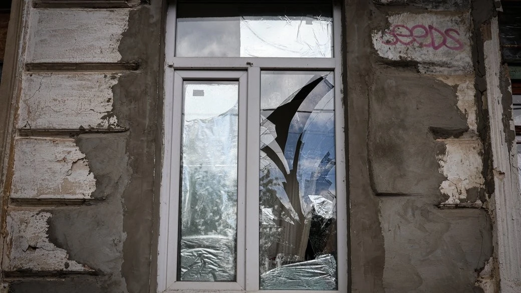 Дрони РФ тероризують Херсонщину: під ударом опинилися житлові будинки та перехожі