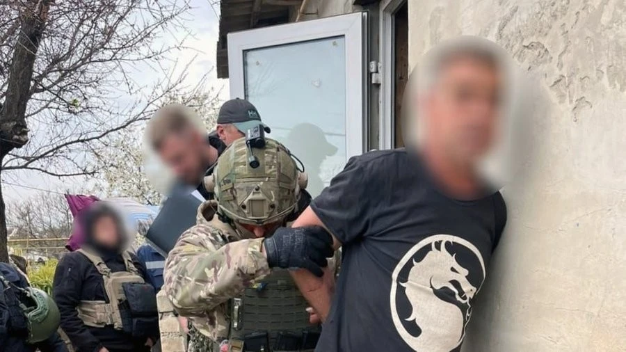 На Херсонщині затримали чоловіка після повідомлень про гранату та підозру у підпалі