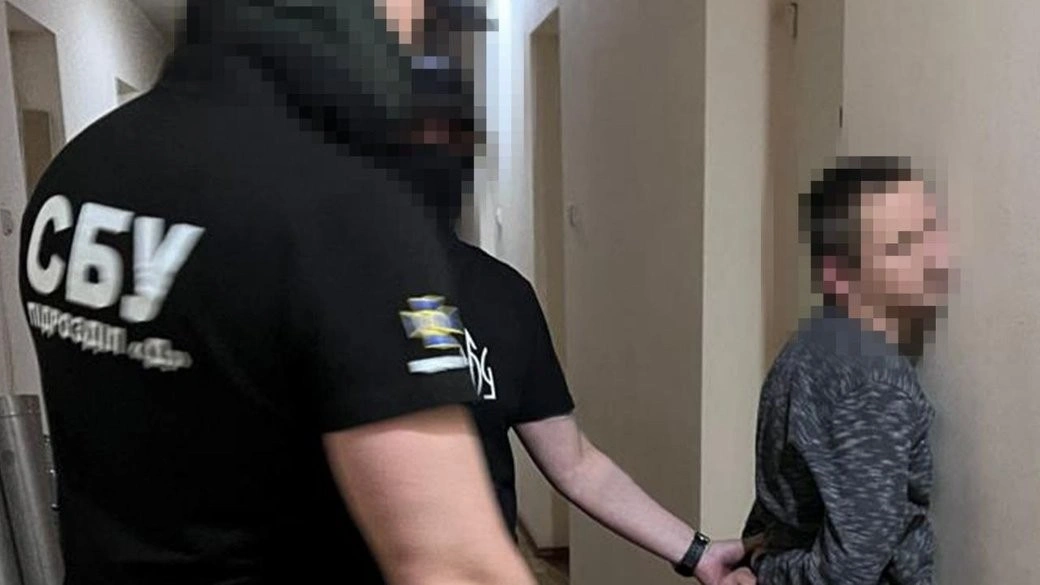 "Відкати" за Старлінки для дитсадків: у Херсоні затримали директора департаменту міськради