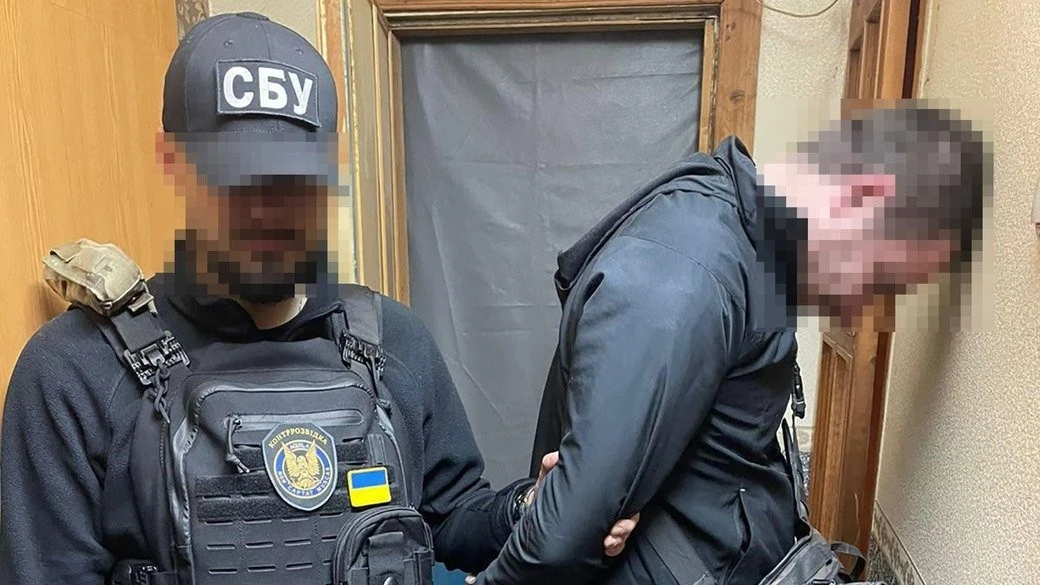 Тюремник окупантів переховувався у Херсоні: СБУ затримала колаборанта